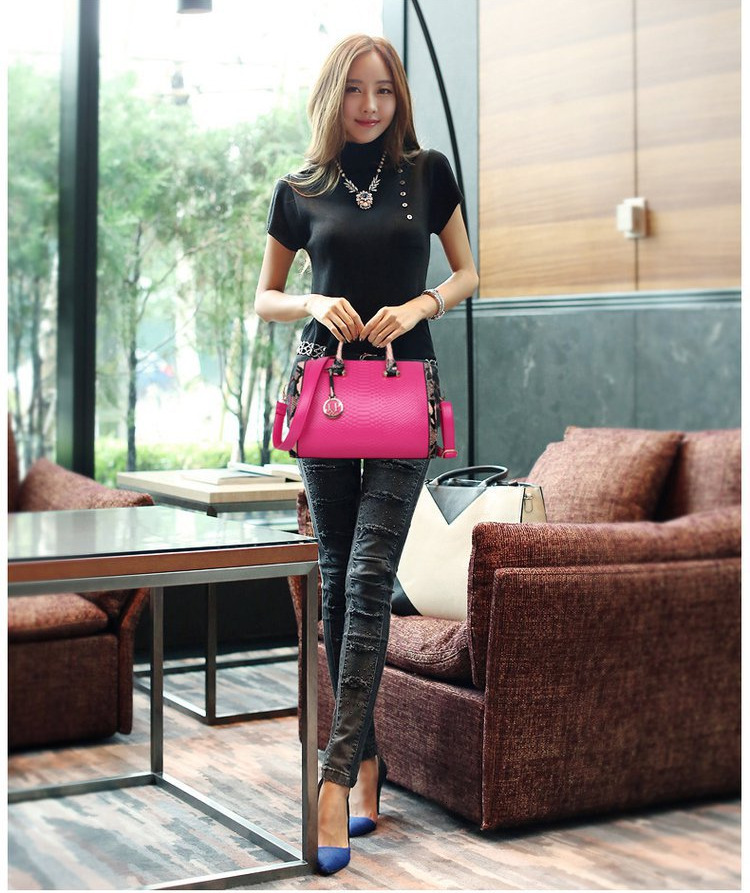 Free Shipping 2025 New Designer Bag High-end Snake Pattern Women's Boston Single Shoulder Handbag Fashionable And High-quality Shopping Bag