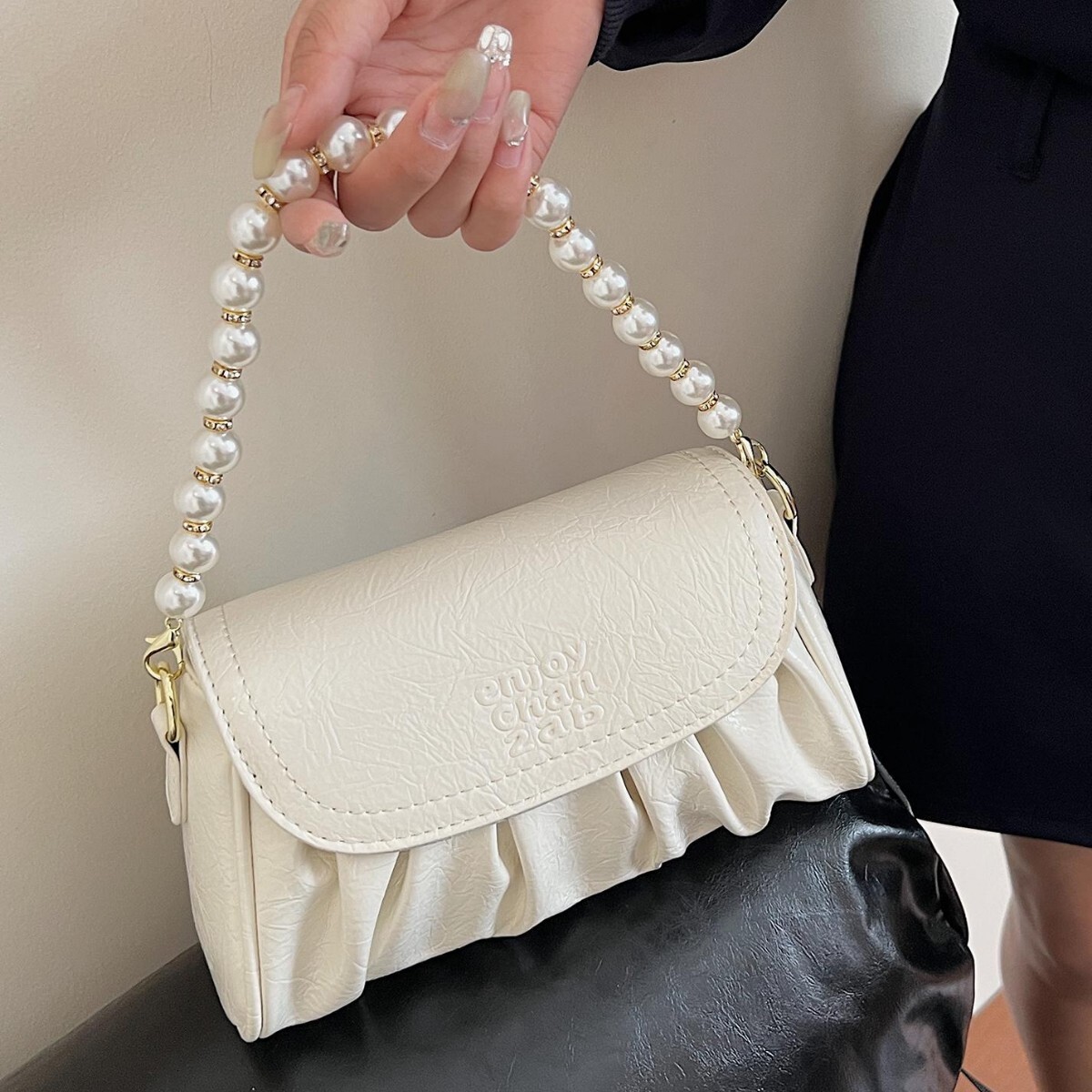 Free shipping designer Summer Trend Wrinkle Cloud Bag for Women 2025 New Fashionable Stylish Shoulder Bag High-end Commuter Crossbody Bag