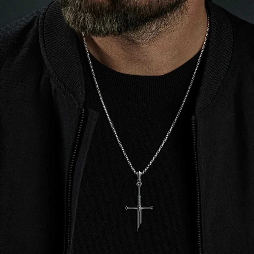 Catuni Broken Sword Lord Necklace the Rings Power Flame of the West Movie Pendant Fashion Jewelry Accessory Gift for Fans Men W250618
