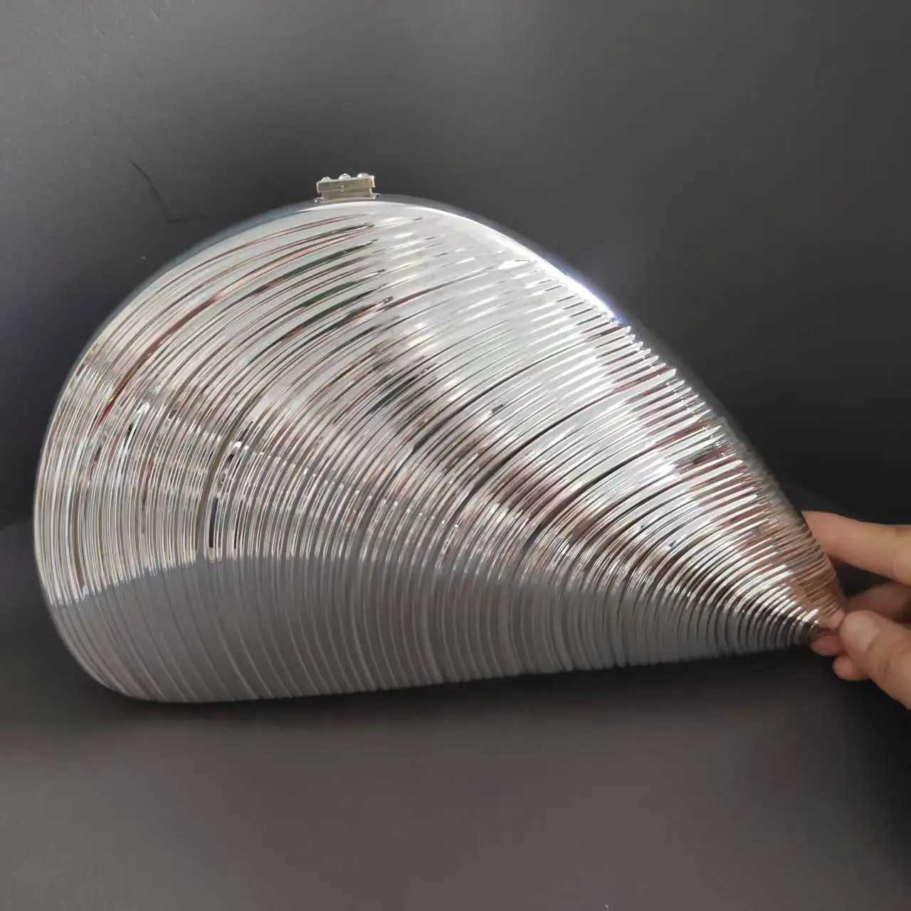 2025 Summer Spring Silver Spiral Oyster Shell Clutch Bag Silver With Silver Chain Z250618