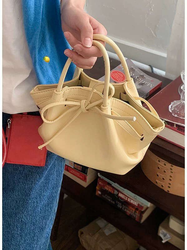 Korean Niche Handheld Basket for Women 2025 Spring Summer New Fashion Trendy Bucket New with Bowknot Crossbody Bag
