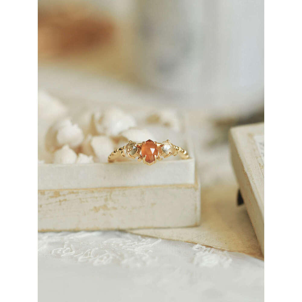 Autumn Color Private Collection Muted Natural Orange Pomegranate Exquisite Light Luxury Ring Pendant