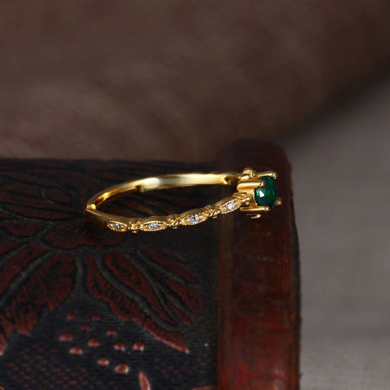 Inlaid Emerald for Women, Niche Design, Fashion, Blue Light Luxury Open Zircon Ring Jewelry