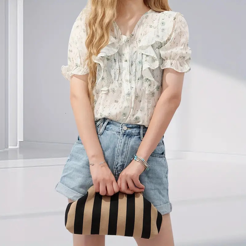 Free Shipping 2025 New Designer Bag Fashionable And High-quality Shopping Bag Women's Striped Beach Bag Multifunctional Striped Commuting Cloud H