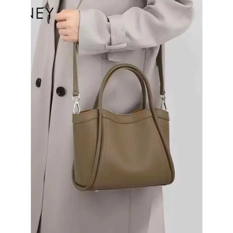 2025 Autumn/Winter Vegetable Basket Handbag Fi All-in-e Vintage Lychee Print Commuter Bag Single Shoulder Crossbody Bag B250618