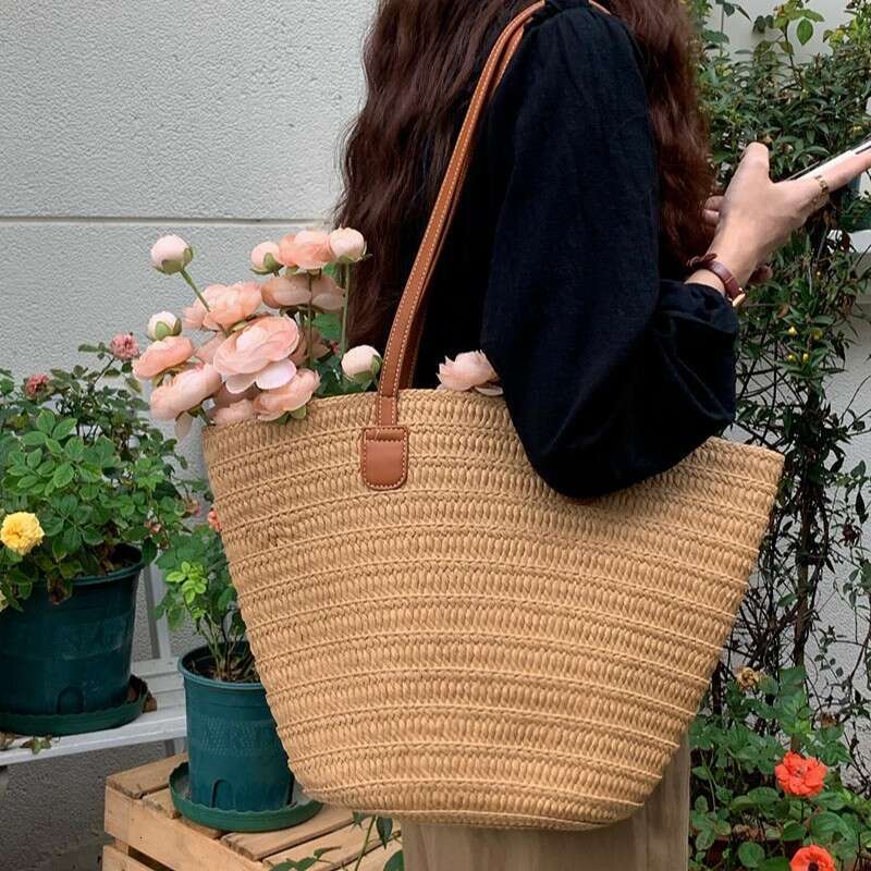 Large Capacity Straw Woven 2025 Summer New Bucket New Women's Beach Fashion Single Shoulder Underarm Tote Bag