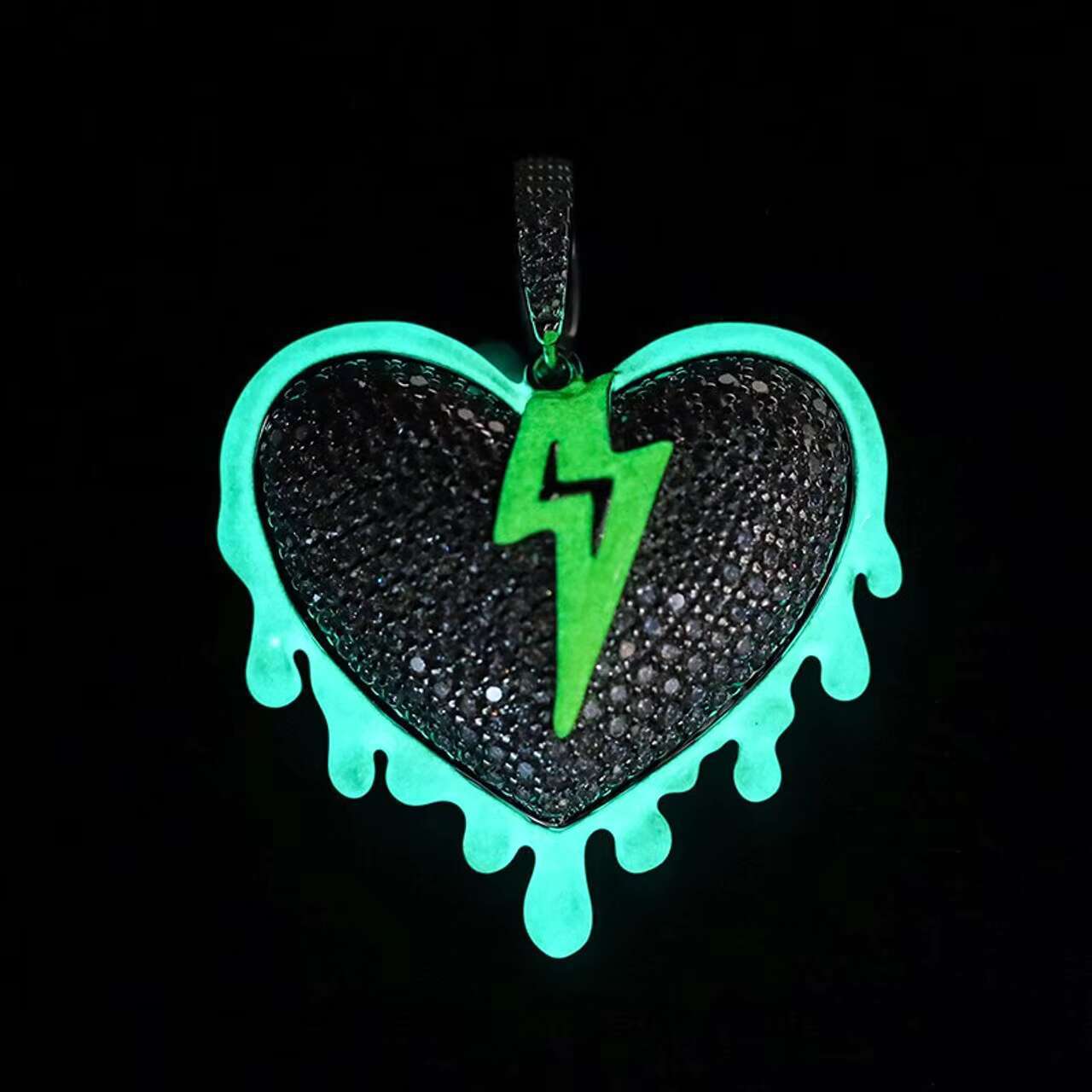 New Trendy VVS Moissanite Diamond Pendant Necklace in 925 Silver Glowing Dark Heart Hip Hop Style Fashionable Pendants Charms