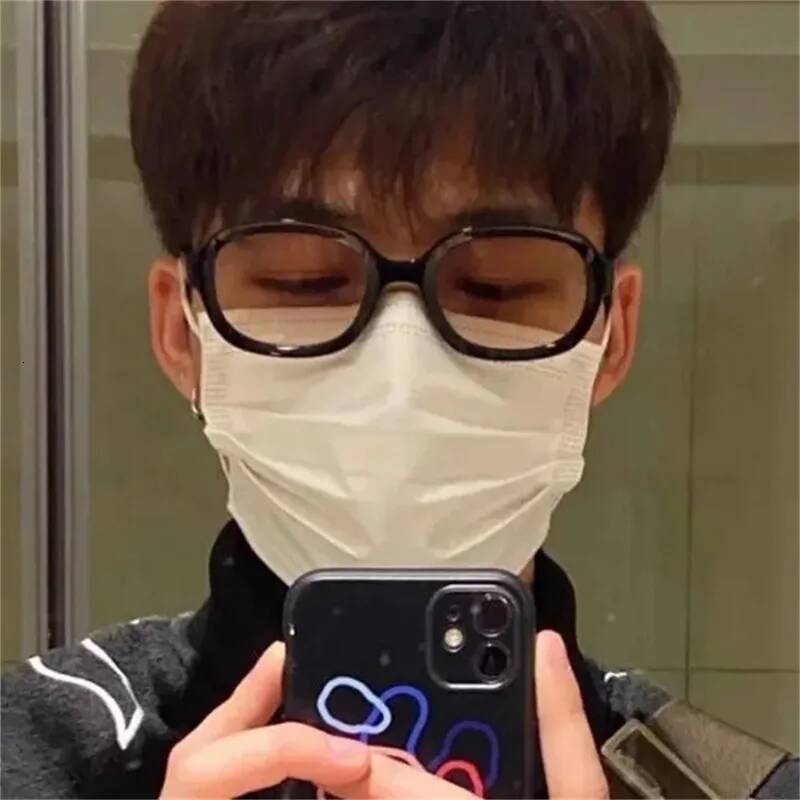 High-Quality Square Men Women Fashion New Meter Nail Hip Hop Sun Glasses Retro Sunglasses For Female Male