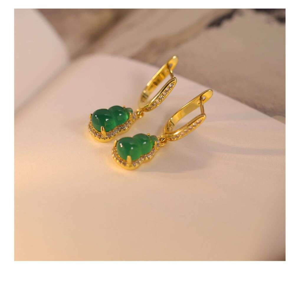 Green Chalcedony Gourd Classical Earrings for Women Elegant Simple Chinese Style Studs High-end Ear Jewelry