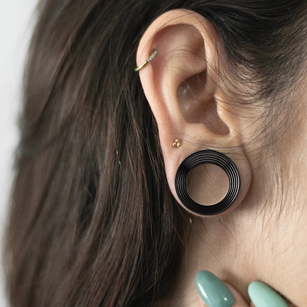 Doearko 2PCS Classic hollow spiral gauges Ear Plugs Tunnels Stainless Steel Ear Gauges Body Piercing Jewelry for women/men 250618