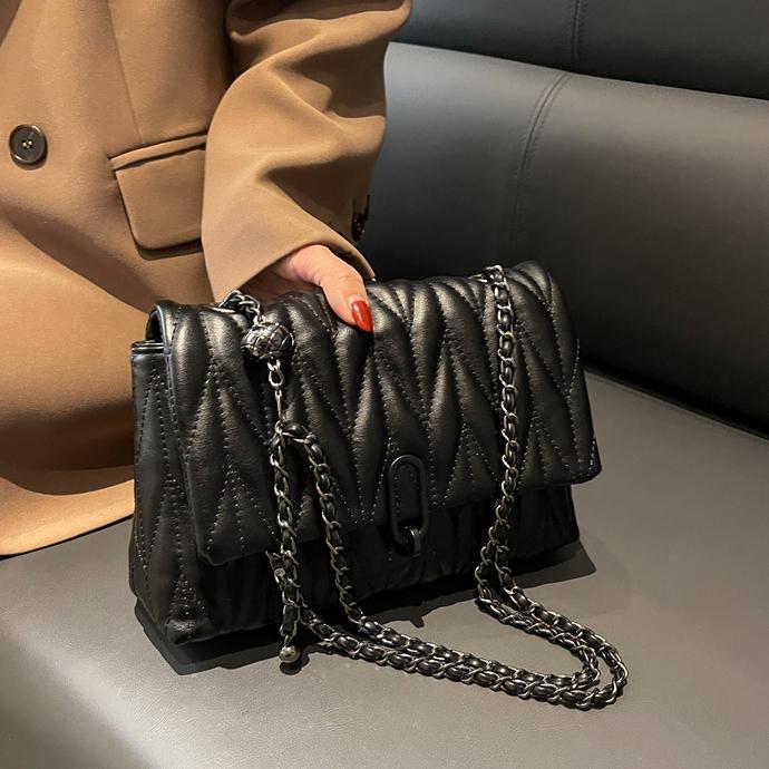 Free shipping designer Bag Embroidery Thread Chain Bag Women Bag 2025 New Versatile Niche Shoulder Bag High-end Niche Crossbody Bag