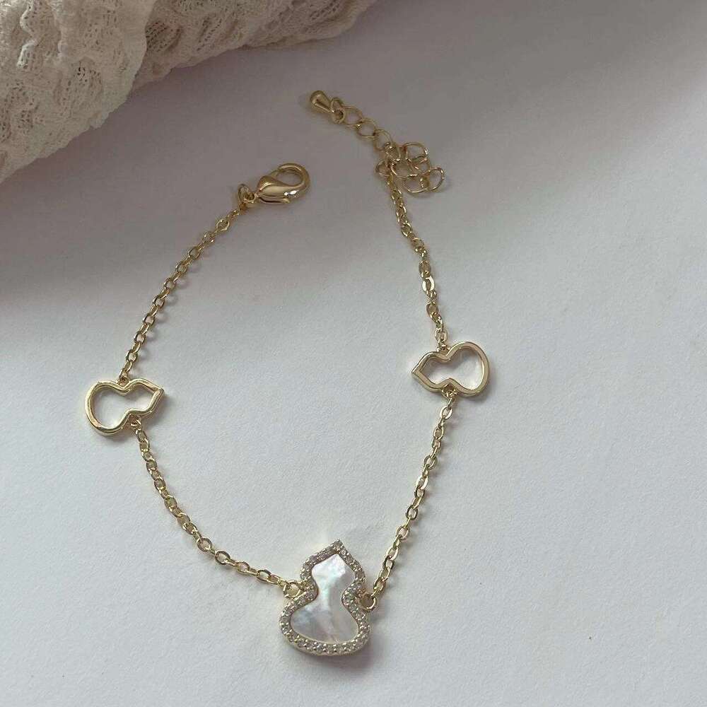 Gentle Style Mother-of-Pearl Elegant Wear Gourd 2023 New Gold Micro-Paved Zircon Bracelet Jewelry