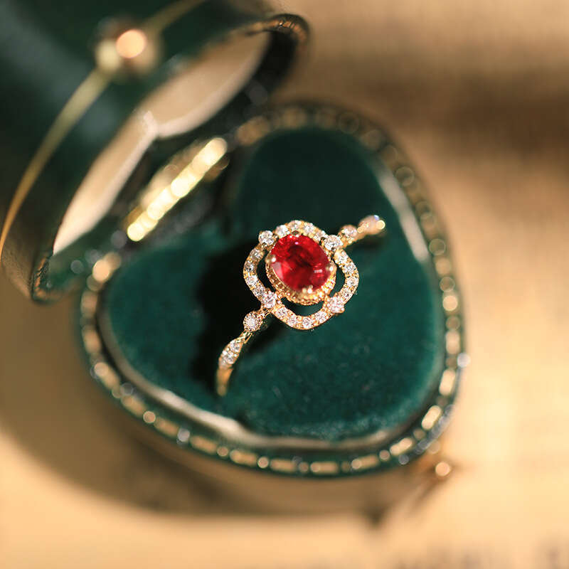 Red Oval Light Luxury Natural Inlaid Color Palace Style Exquisite Ring