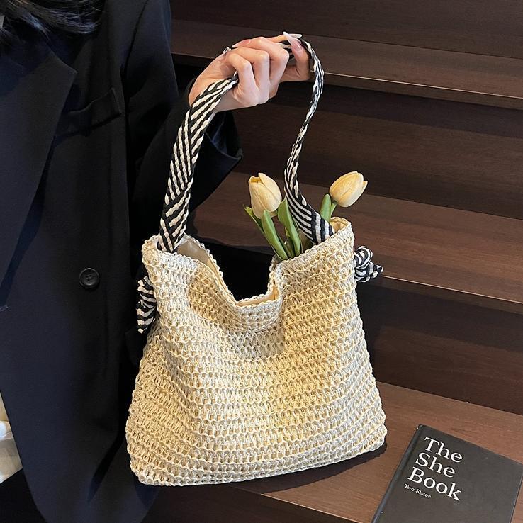 Free shipping designer Straw Woven Bag for Women 2025 New Beach Vacation Woven Bag Commuter Shoulder Bag Large Capacity Tote Bag