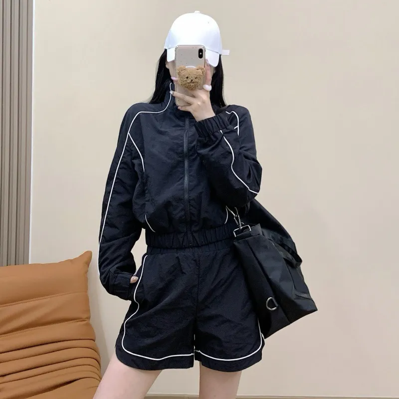 Designer Yoga Sports Set Womens Blazer Mock Neck Jacket+sports Shorts Leisure Fashion Turtleneck Coat Outdoor Long Sleeve Cardigan Full Zip Studio to 