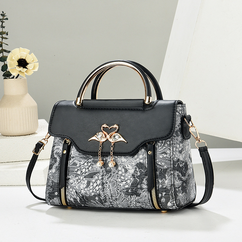 Free Delivery Designer Women's Bags 2025, New Trend Multi-functional Small Bags, Luxury Bags, Women's Fashionable Shoulder Crossbody Bags, S
