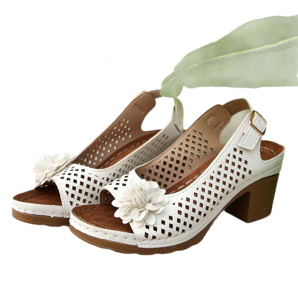 Plus Size Floral High 2025 Summer New Fashion Chunky Heel Buckle Sandals for Women