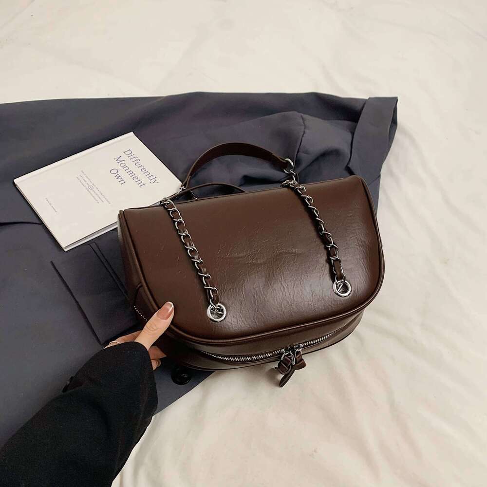 Vintage Boston With -Style Embroidered Pillow Elegant Commuting Shoulder Bag