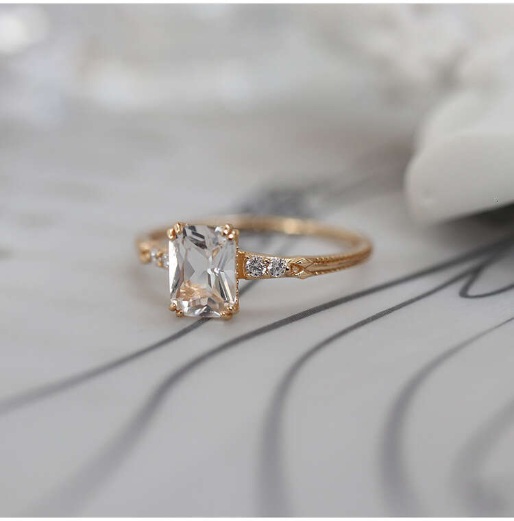 Light Luxury Style Niche Design High-end Sense Diamond-studded Gold-plated Open Ring for Women Jewelry Accessories