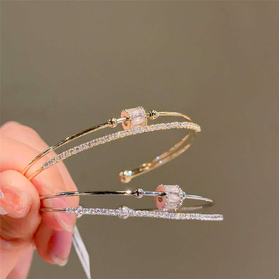 Xiaoman Waist Dongdaemun Niche Circle 2024 Versatile Simple Bracelet Women's Elegant Jewelry
