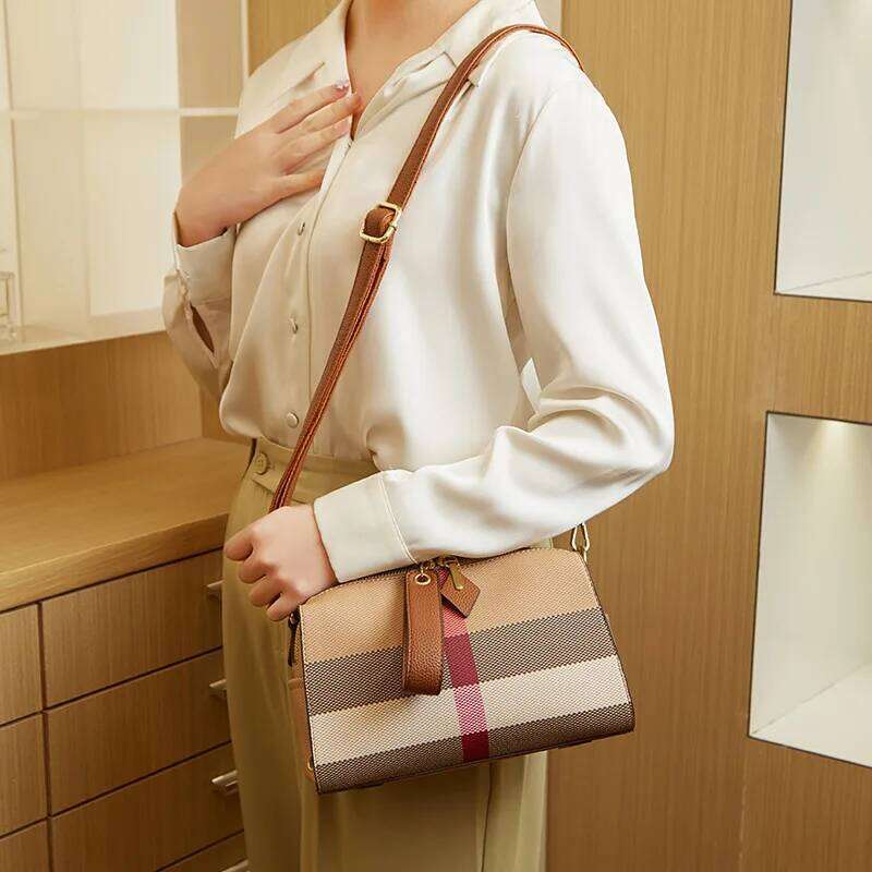 Female European American Women PVC Leather Shoulder Crossbody Bag Designer Handbags And Purses Fashion Ladies Clutch