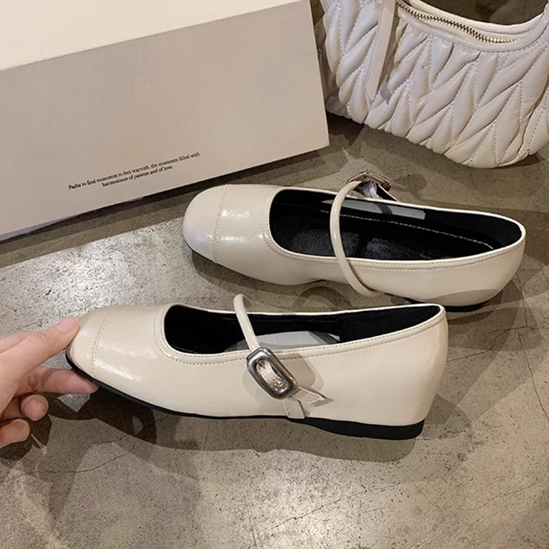 Stylish Fashion Silver Mary Janes for Women Summer New Arrival Round Toe Low Cut Leather Flats Shoes with Hidden Height Soft Cushion Sole Designer