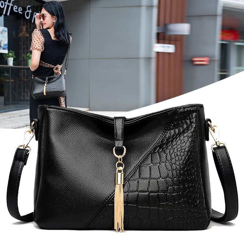 Free Shipping 2025 New Designer Bag PU Leather Soft Leather Women's Shoulder Handbag Fashion Tassel Casual High-quality Shopping Bag