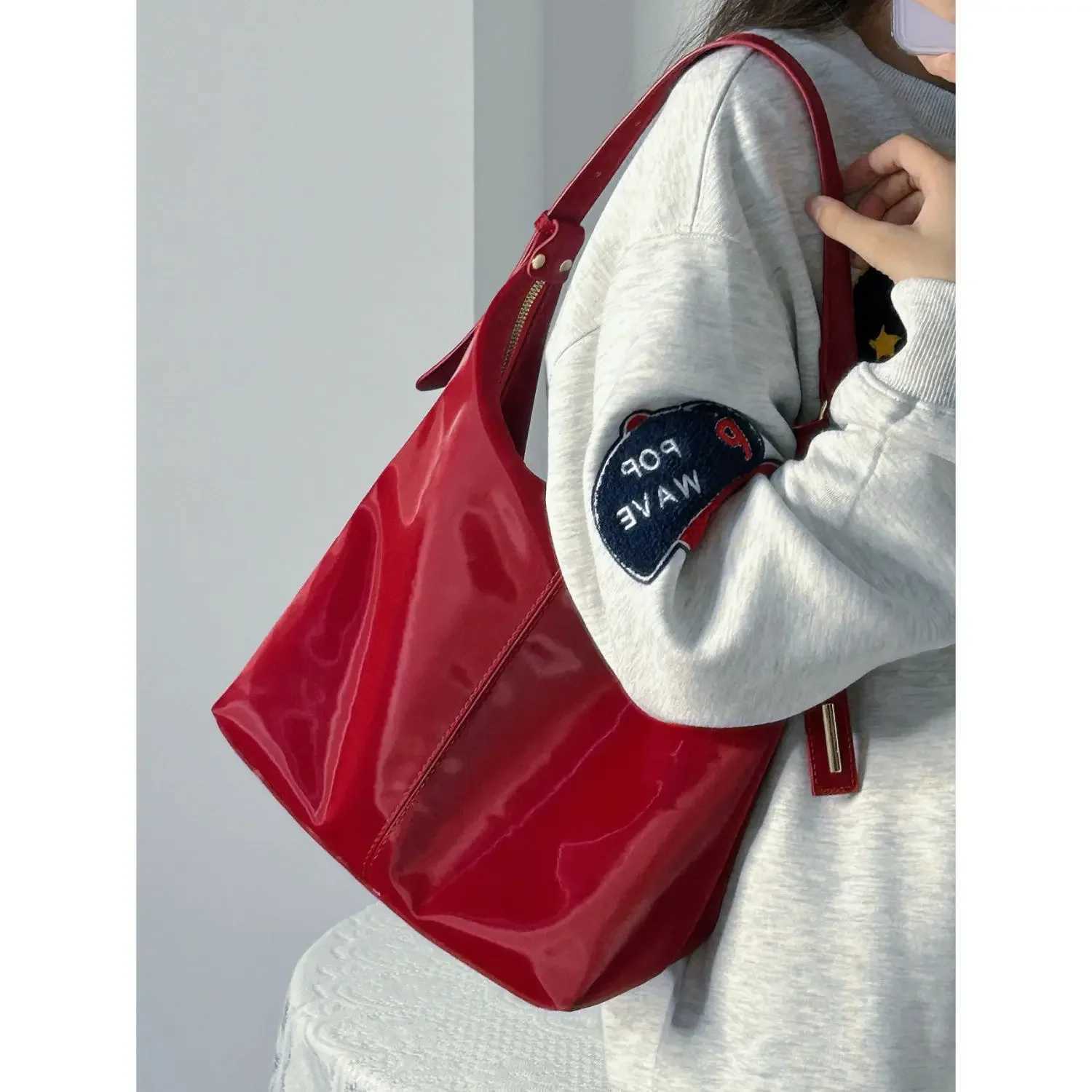 Miyaga Large Capacity Tote Bag for Women 2023 New Red Luxury Autumn/Winter Bag Versatile Shoulder Bag B250618