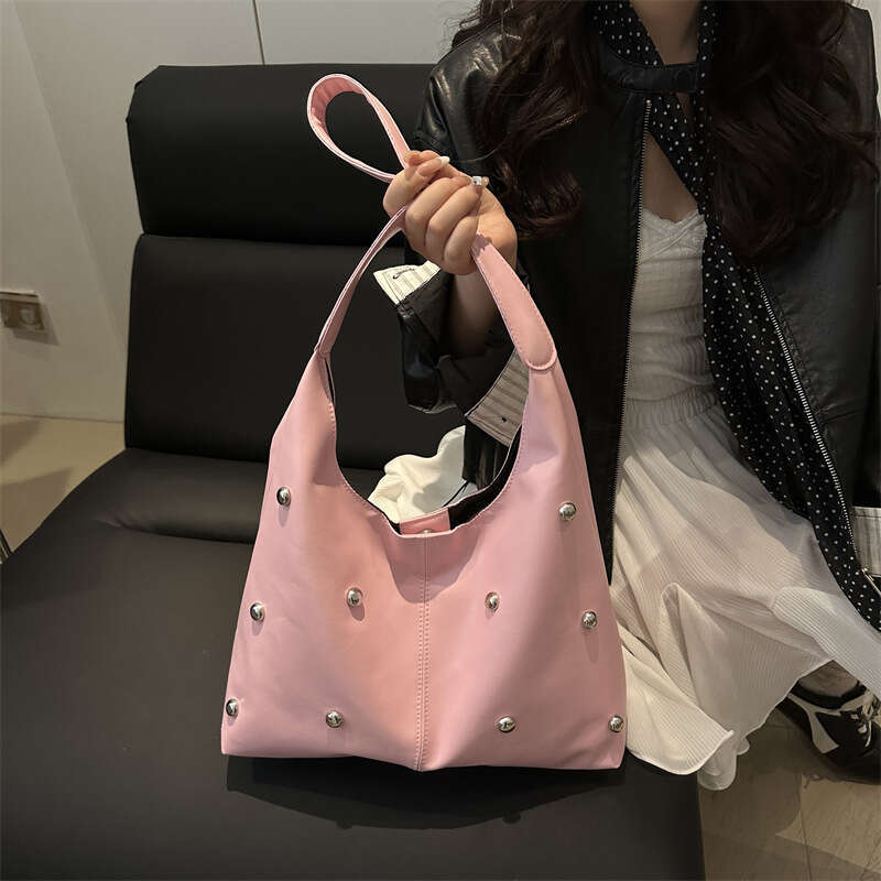 2025 Summer New Niche Punk Style Fashion Trendy Personality Large Rivet Design Single Shoulder Underarm Bag