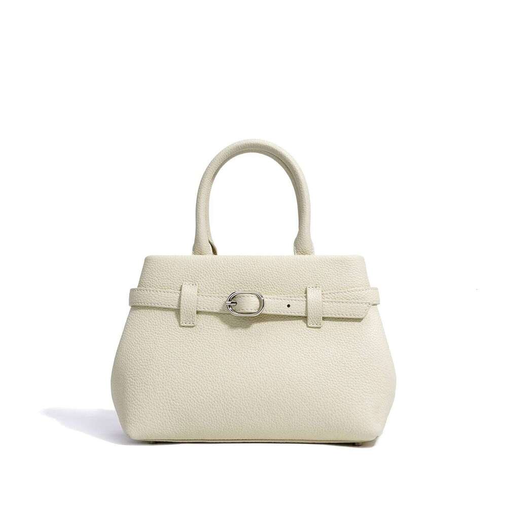 New Leather Handbag Premium Simple Versatile Messenger Niche Design Commuter Women's Bag Exquisite And Compact P