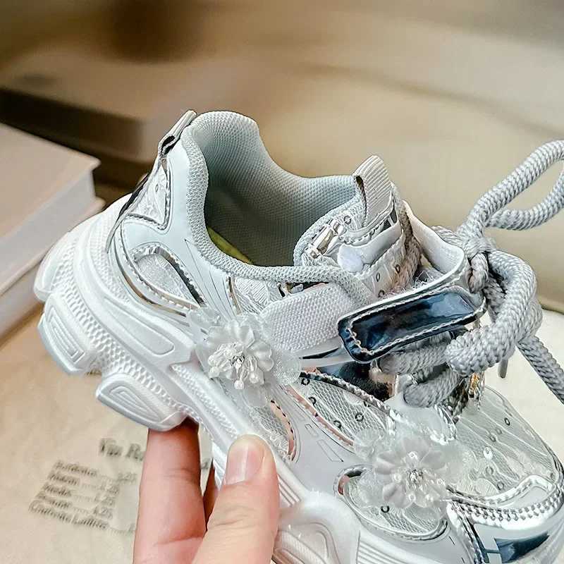 Girls Running Shoes Princess Style Flowers Children Sneakers Thick Soft Sole Non-slip 2025 New Kids Sports Shoes Mesh Breathable Z250618