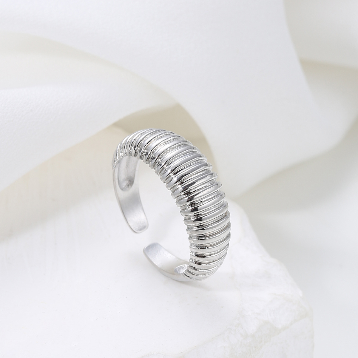 Style High-End Sense Personality Wave Pattern Simple Fashion Adjustable Open Ring