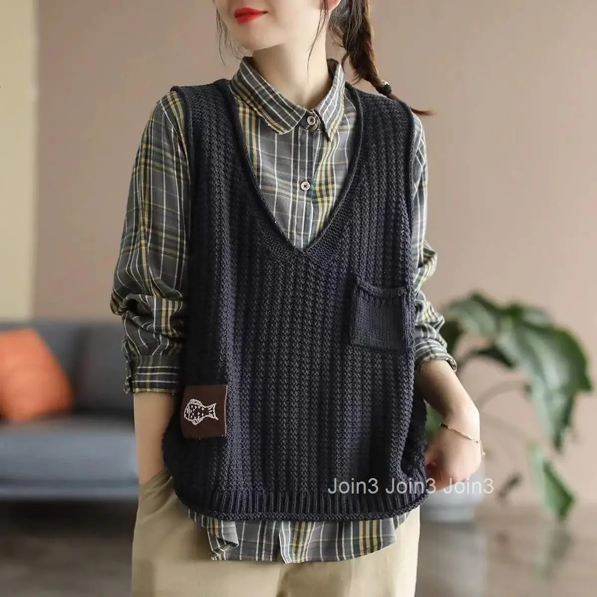 Female Sweater Solid Cropped Waistcoat Short Pullover Womens Knitted Vest Clothing Trend 2025 On Offer Formal Casual Fashion