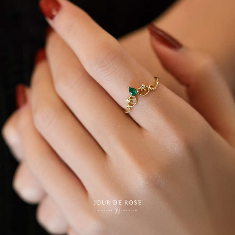 Princess Holiday" Gold Emerald Open Ring for Women Elegant Design Sense Temperament Light Luxury