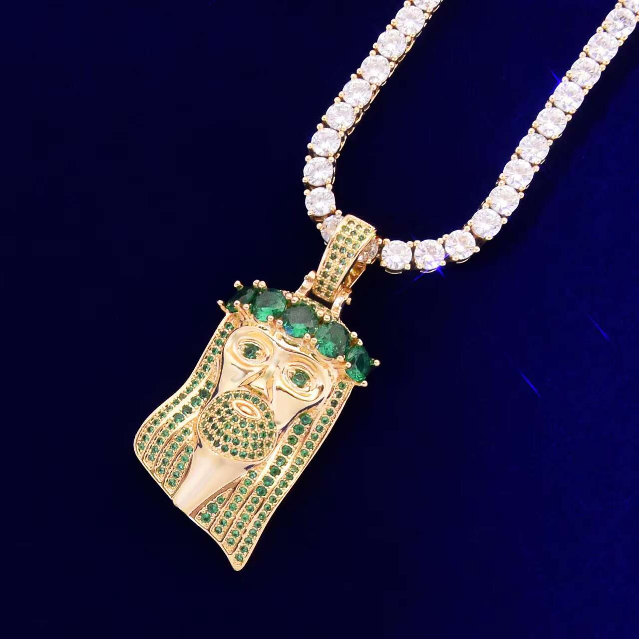 14k Gold Jesus Head Jumbo Pendant with Green Gem Crown Flooded Ice Style Hip Hop Style Moissanite Necklace Pendants Charms