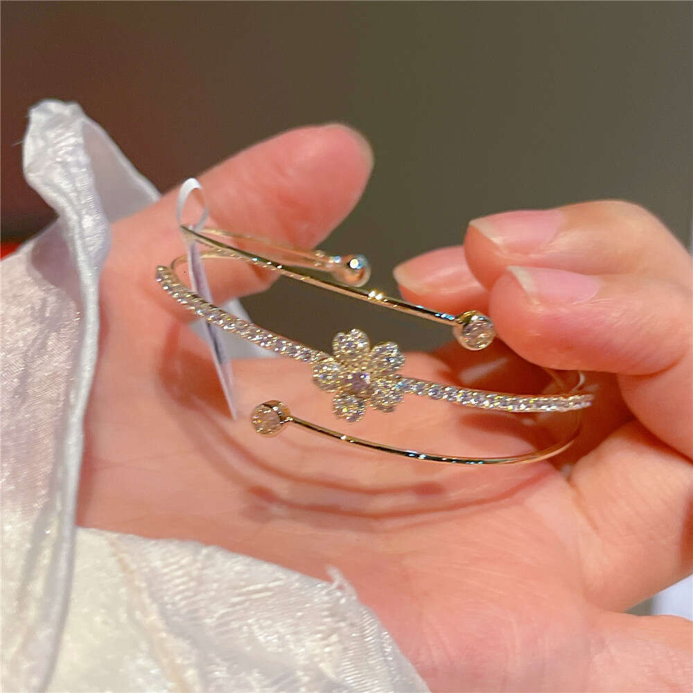 Sweet Minimalist Three-Layer Flower 2023 Ultra-Thin Simple Daily Adjustable Open Bracelet for Women