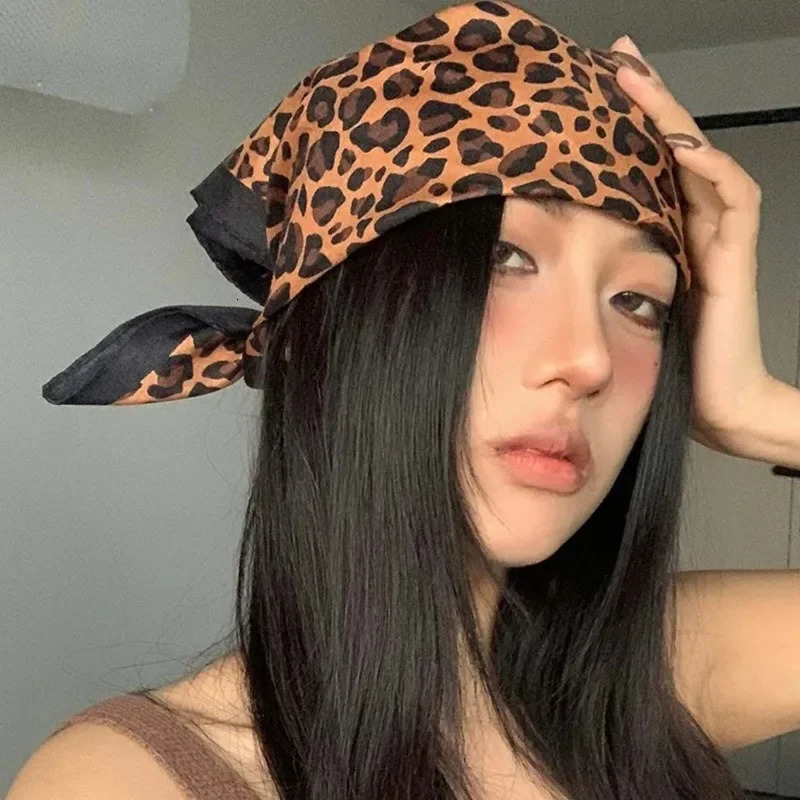 Women Leopard Print Headscarfs Lady Retro Y2K HipHop Square Headband Spicy Girl Style Street Dance Headscarf Fashion Accessories 250617