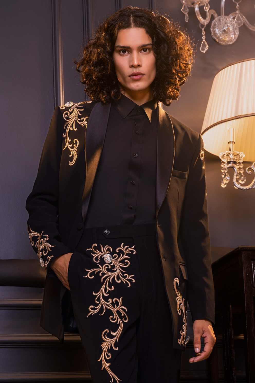 Tailored Men Wedding Suits 2 Pieces Gold Appliques Groom Wedding Party Tuxedos Slim Fit Male Blazer Costumes Homme