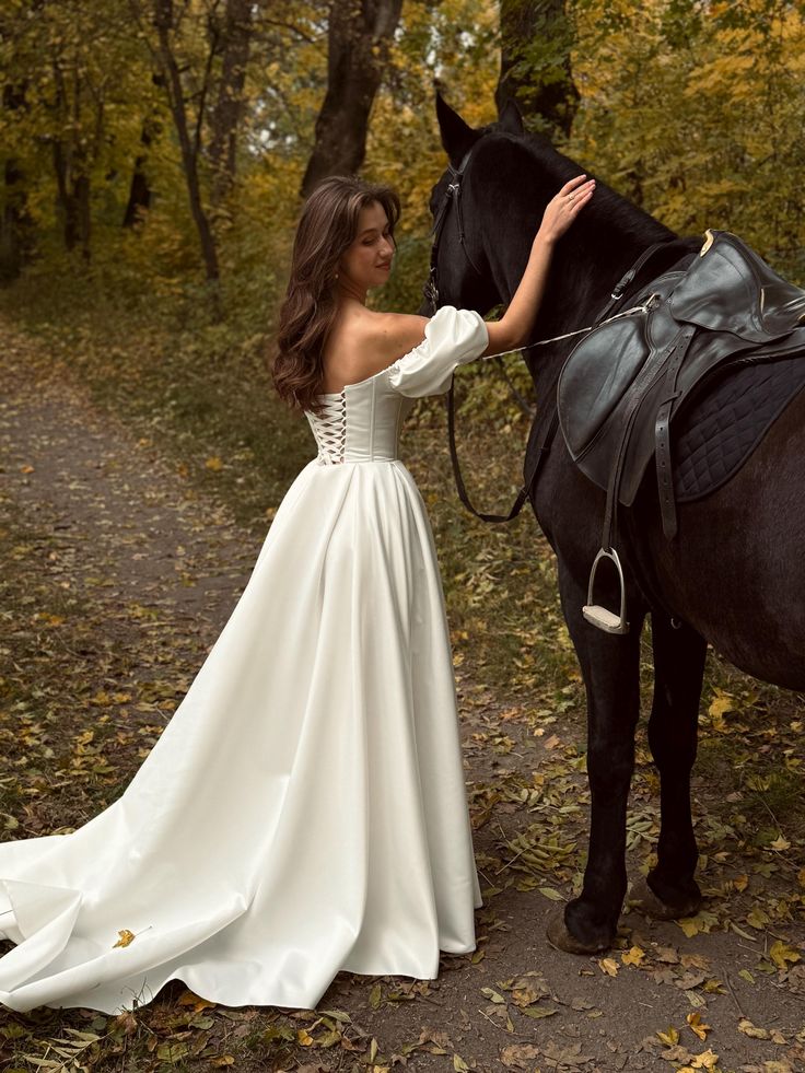 Princess Renaissance Wedding Dress A-Line Off Shoulder Victorian Elopement Corset Bridal Gown Fairy Satin Simple Garden Bride Dresses