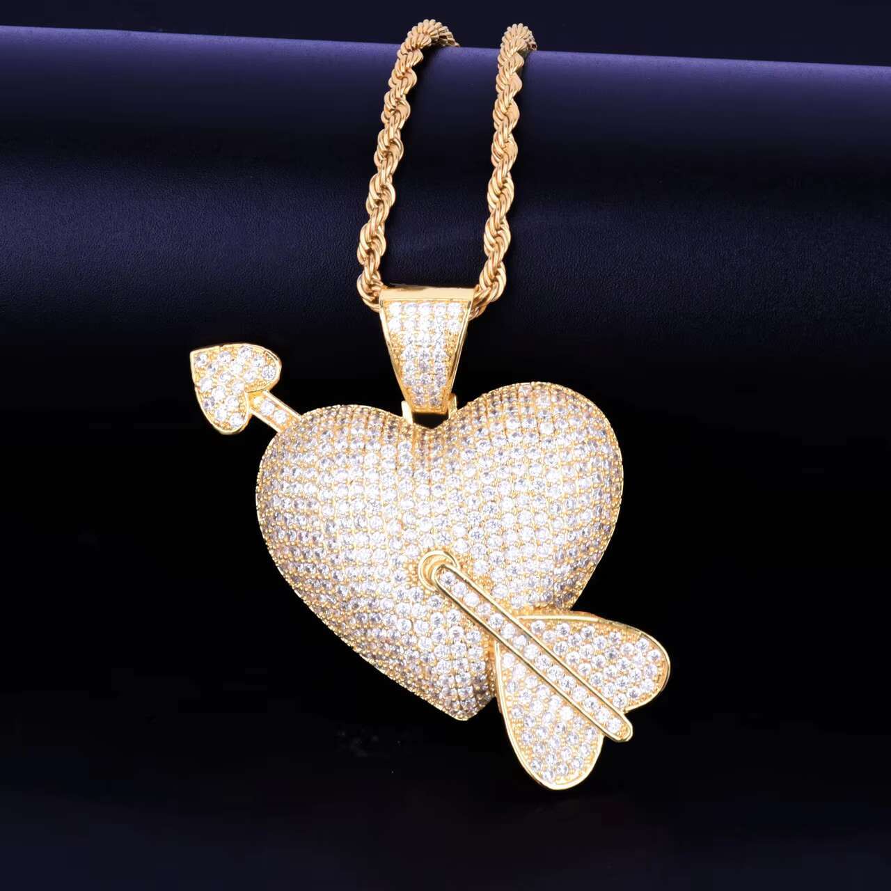 New Arrival Luxury 925 Silver 18K Heart Arrow Pendant Hip Hop Style Moissanite Jewelry