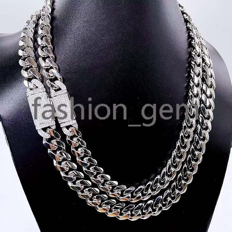 Buss Down Fade Handcrafted Work Miami Cuban Thick 12mm Iced Out Moissanite Lock Solid Cuban Chain Cuban Link