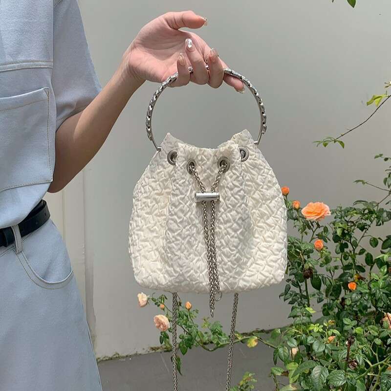 Korean Style Bowknot Niche Handbag 2025 New Fashion Sweet Bucket New Chain Single Shoulder Crossbody Bag