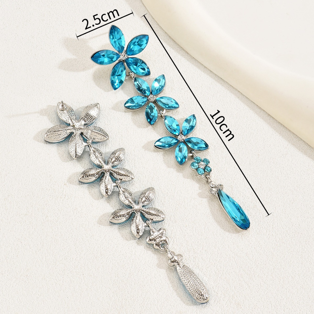 Minimalist Fashion Style Earrings Personality Blue Dia Zircon Water Drop Design Snowflake Pendants Elegant High-end Sense Ear Jewelry