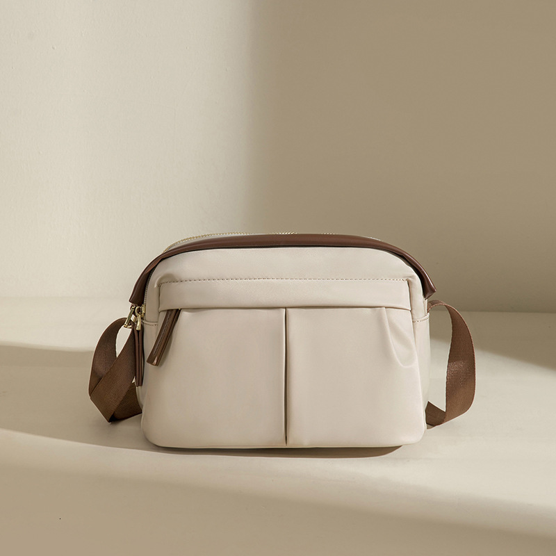 Free Shipping For Designers Women's Crossbody Bag 2025 Luxury Bag New Fashion Small Bag Versatile Personality Shoulder Bag Commuter Solid Color S