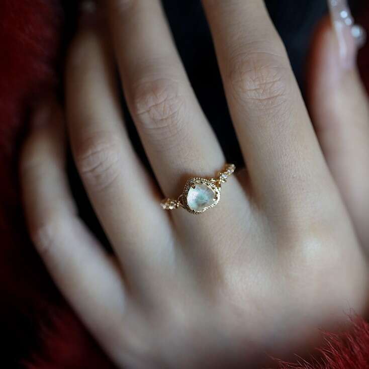 Gestern Yesterday's Enchanting Radiance Like a Dream Natural Color Shell White Crystal Collage Light Luxury Ring