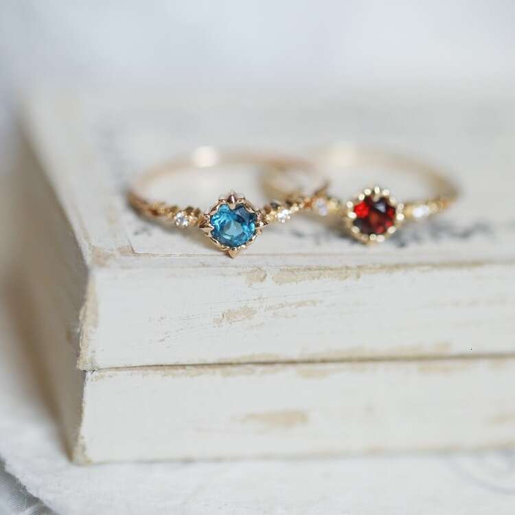 Rose Coast Series Exquisite Rich Natural London Blue Topaz Wine Red Garnet Light Luxury Ring