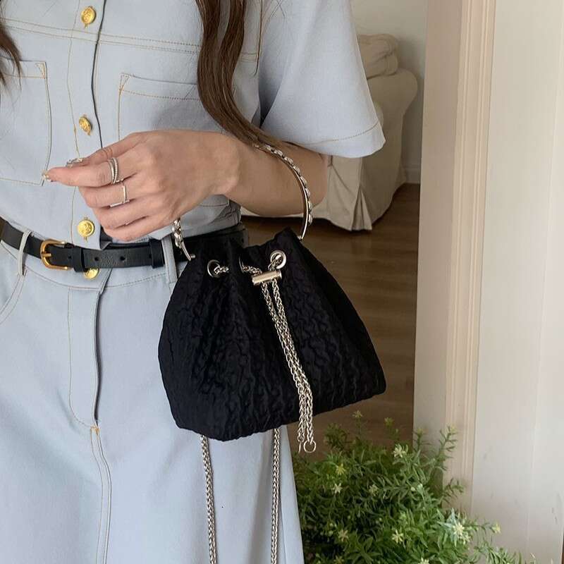 Korean Style Bowknot Niche Handbag 2025 New Fashion Sweet Bucket New Chain Single Shoulder Crossbody Bag