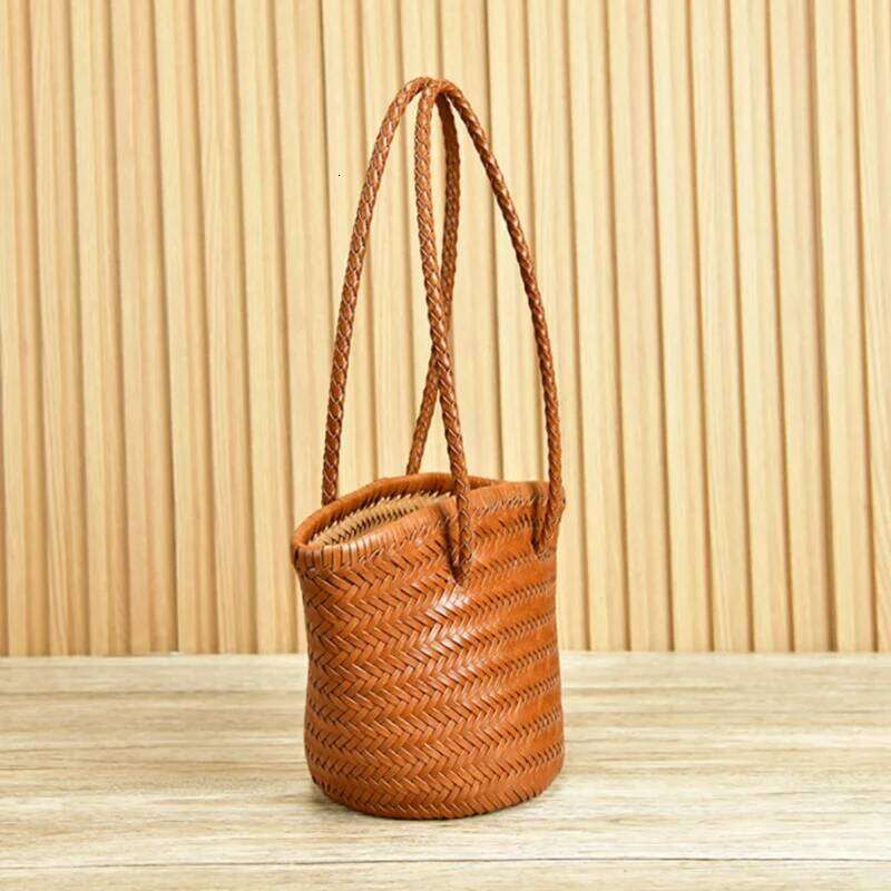 Head Layer Cowhide Braided One Shoulder Bucket Vintage Leather Handmade Vegetable Basket Travel Beach Tote Bag
