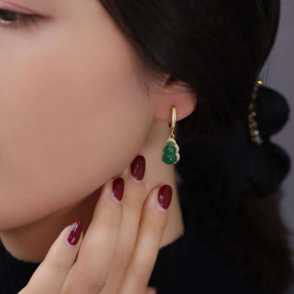Green Chalcedony Gourd Classical Earrings for Women Elegant Simple Chinese Style Studs High-end Ear Jewelry