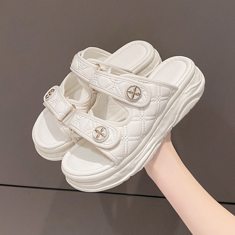 2025 new Free shipping flat for womens designer sandals black white Summer beach slippers size 35-40